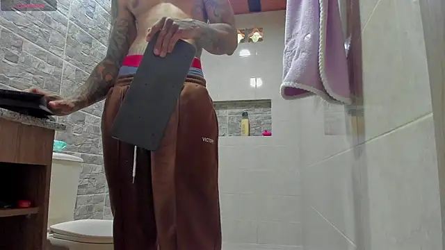 Snapshot of Aron_ford chatting on December 2025 07:12:02 PM Aron ford online show from December 2025 07:12:02 PM