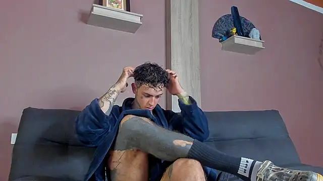 Snapshot of Aron_ford chatting on January 2026 12:27:02 AM Aron ford online show from January 2026 12:27:02 AM