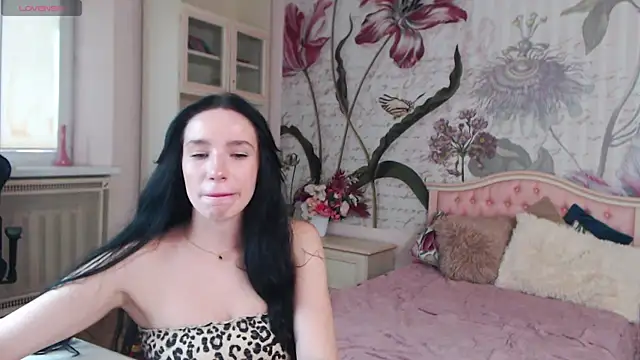 AliciaBow online show from October 2025 12:03:01 PM