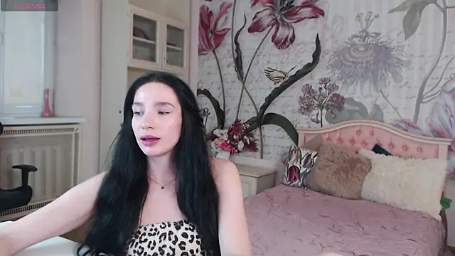 AliciaBow online show from October 2025 01:20:02 PM