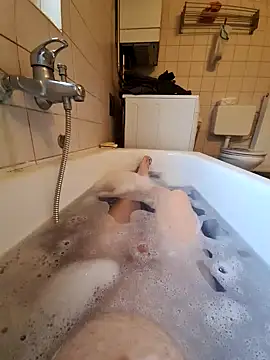 Snapshot of toeloverlive chatting on December 2024 09:39:02 AM toeloverlive online show from December 2024 09:39:02 AM