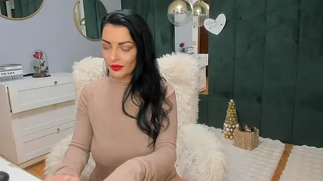 Snapshot of ElisaBaxter chatting on December 2025 05:36:02 AM ElisaBaxter online show from December 2025 05:36:02 AM