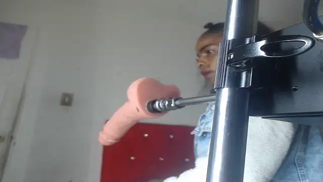 Snapshot of Devill_x chatting on March 2026 12:05:01 AM Devill x online show from March 2026 12:05:01 AM