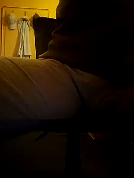 Snapshot of PassiveStute25 chatting on December 2024 05:15:02 PM PassiveStute25 online show from December 2024 05:15:02 PM