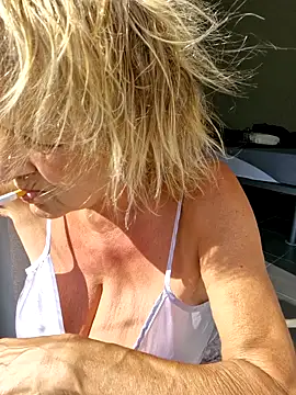 Snapshot of phryna@xh chatting on July 2026 04:11:02 PM phrynaxh online show from July 2026 04:11:02 PM