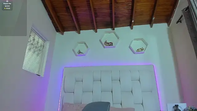 shanakendall online show from December 2025 02:24:02 PM