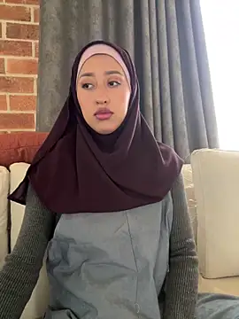 adila anich online show from March 2026 09:18:02 PM