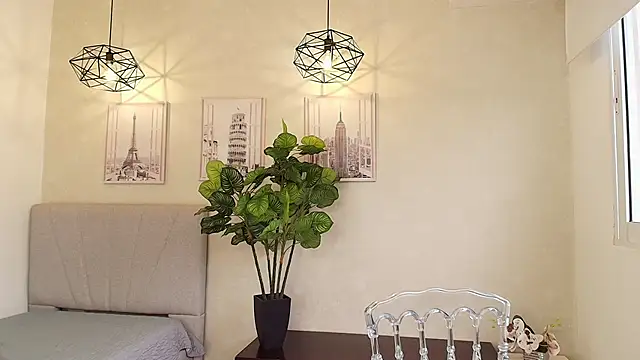 Snapshot of Sassy--Girl chatting on October 2025 06:28:02 PM Sassy--Girl online show from October 2025 06:28:02 PM