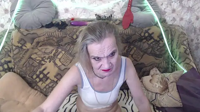 Snapshot of MissBekker chatting on November 2025 01:49:02 AM MissBekker online show from November 2025 01:49:02 AM