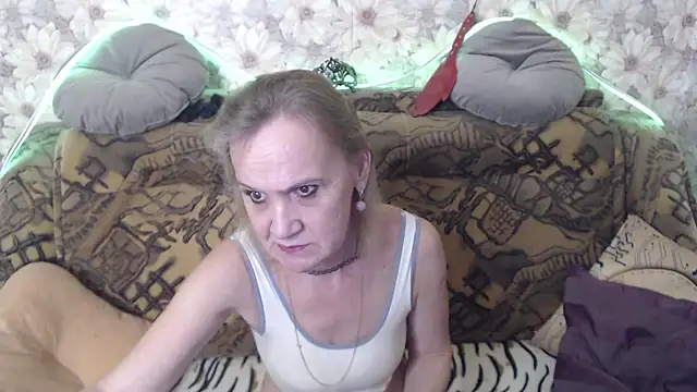 Snapshot of MissBekker chatting on November 2025 09:24:01 PM MissBekker online show from November 2025 09:24:01 PM