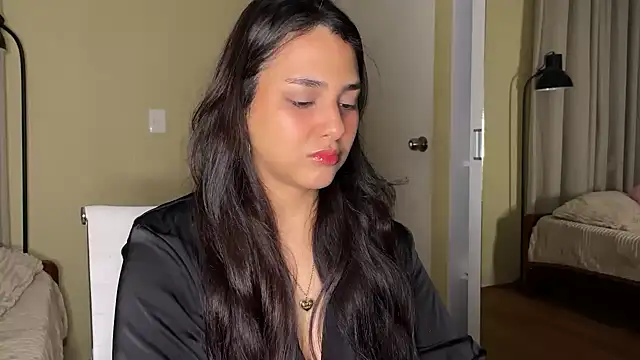 Snapshot of xSelena chatting on May 2026 04:53:02 AM xSelena online show from May 2026 04:53:02 AM