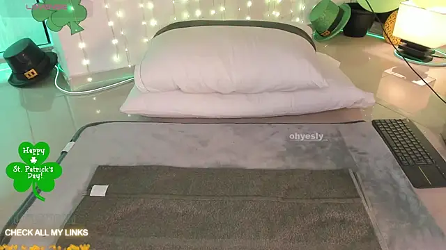 ohyesly  online show from March 2026 10:15:02 AM