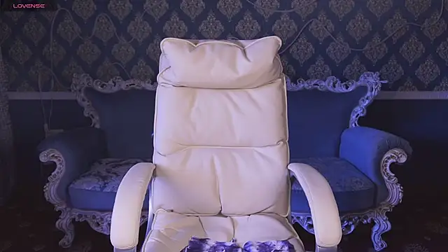 Daphne Moss online show from October 2025 07:42:02 AM