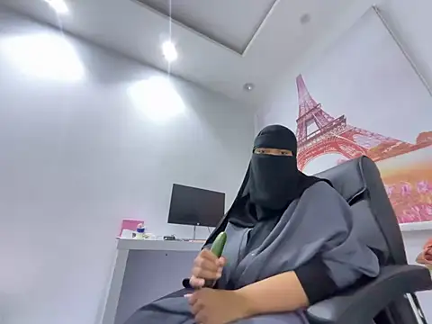 Submissive Arab online show from February 2025 12:37:01 AM