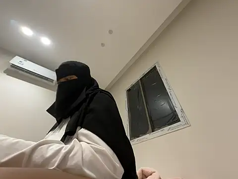 Snapshot of Submissive_Arab chatting on April 2026 07:44:01 PM Submissive Arab online show from April 2026 07:44:01 PM