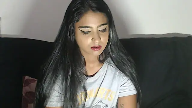 Snapshot of Delilah_Blazee chatting on February 2025 06:19:01 PM Delilah Blazee online show from February 2025 06:19:01 PM