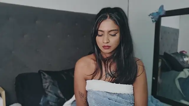 Delilah Blazee online show from June 2026 04:06:01 AM