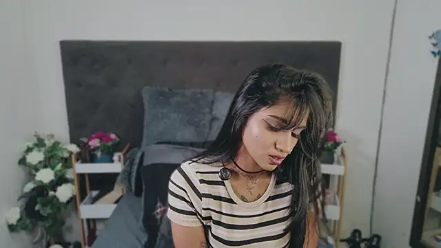 Delilah Blazee online show from August 2026 07:38:02 PM