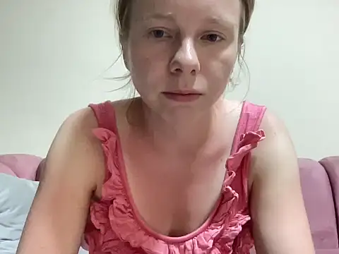 SweetLucy96 online show from September 2025 03:34:01 PM