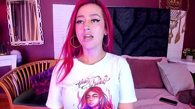 Snapshot of Mia-Bloom chatting on March 2025 06:32:01 AM Mia-Bloom online show from March 2025 06:32:01 AM