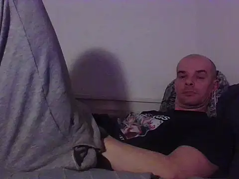 Snapshot of BadRec40 chatting on February 2026 06:48:01 PM BadRec40 online show from February 2026 06:48:01 PM