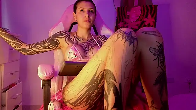 Snapshot of goddess_vee_ chatting on April 2026 08:53:02 PM goddess vee online show from April 2026 08:53:02 PM