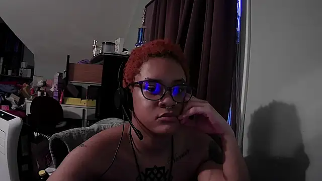 nickytheehawtie online show from April 2026 12:19:01 AM