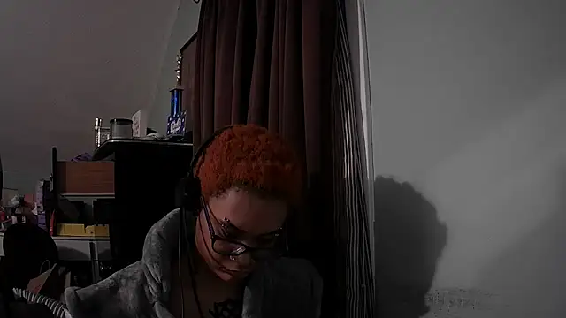nickytheehawtie online show from April 2026 12:50:01 AM