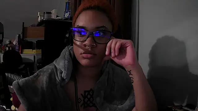 nickytheehawtie online show from May 2026 02:27:02 AM