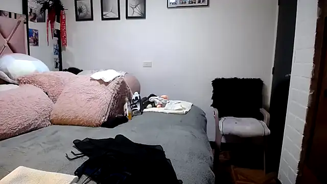 maturehoxx online show from September 2025 01:54:02 AM