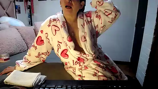 maturehoxx online show from October 2025 11:01:02 PM