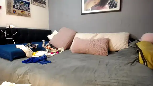 maturehoxx online show from November 2025 12:20:01 AM