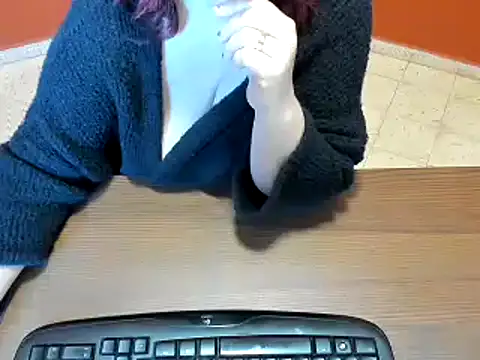 Snapshot of NikkiHolland chatting on February 2025 09:05:02 AM NikkiHolland online show from February 2025 09:05:02 AM
