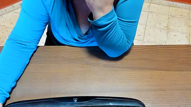 NikkiHolland online show from October 2025 07:54:02 AM