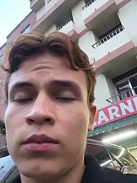 Leon Wild online show from April 2026 11:10:01 PM