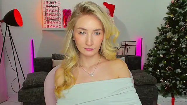Snapshot of bella__rose chatting on December 2024 01:11:02 PM bella rose online show from December 2024 01:11:02 PM