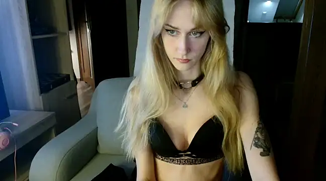 Snapshot of goldhaarigeDame chatting on February 2025 07:35:01 PM goldhaarigeDame online show from February 2025 07:35:01 PM