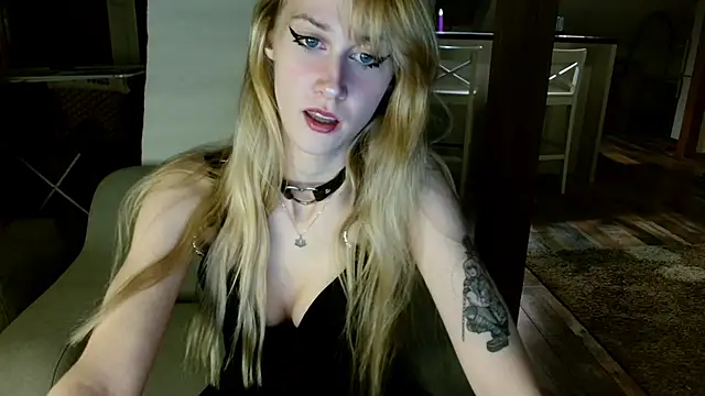 Snapshot of goldhaarigeDame chatting on February 2025 10:48:02 PM goldhaarigeDame online show from February 2025 10:48:02 PM