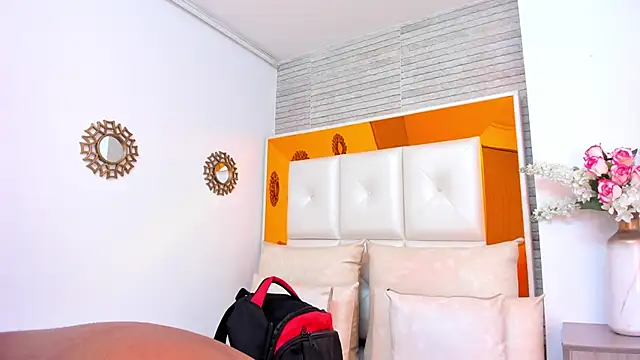 ShaniaBrownn online show from March 2025 08:05:01 PM