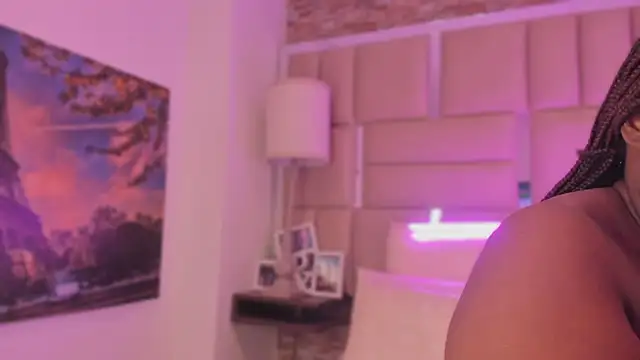 ShaniaBrownn online show from June 2026 07:51:02 PM