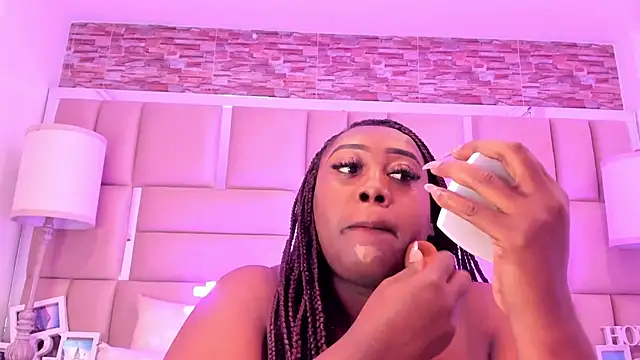 ShaniaBrownn online show from June 2026 08:13:02 PM