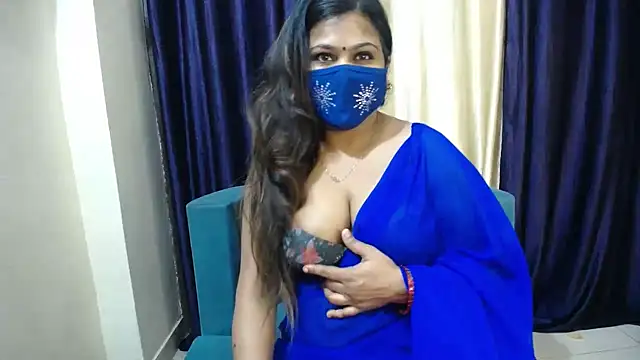 cutee  crazy online show from December 2024 05:40:02 PM