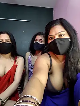 cutee  crazy online show from January 2026 02:11:01 PM