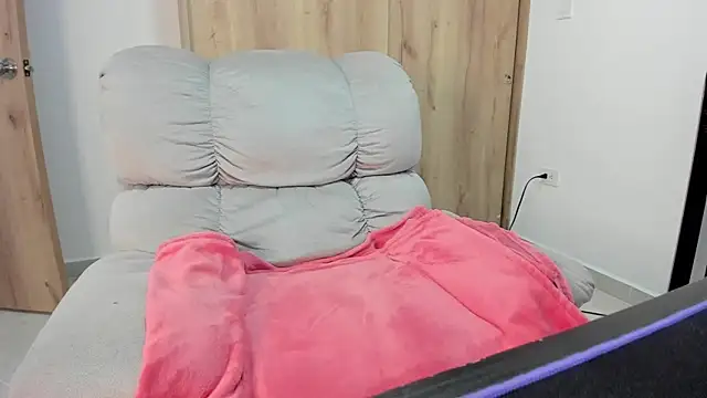 xspecialoomx online show from April 2026 01:26:02 PM