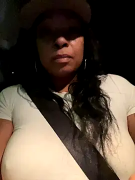 MSweetLindaParks online show from November 2025 07:56:01 AM