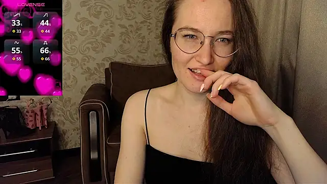 Snapshot of AgnesGraham chatting on September 2025 10:42:01 PM AgnesGraham online show from September 2025 10:42:01 PM