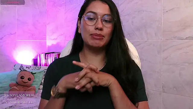 LauraRuiz1 online show from June 2026 09:26:02 PM