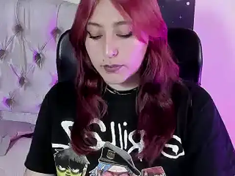 Snapshot of AnaPola chatting on January 2025 03:32:02 AM AnaPola online show from January 2025 03:32:02 AM