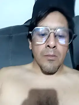 Snapshot of Yimicito chatting on April 2026 05:02:02 AM Yimicito online show from April 2026 05:02:02 AM