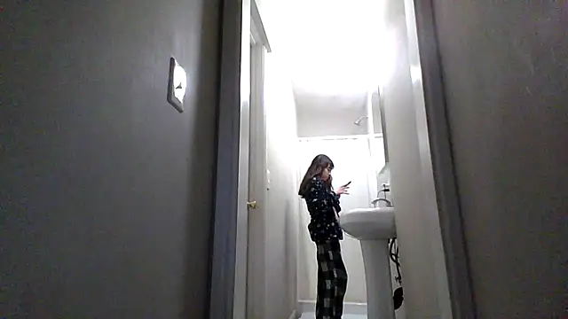 Snapshot of petitedoll29 chatting on November 2025 08:24:02 PM petitedoll29 online show from November 2025 08:24:02 PM